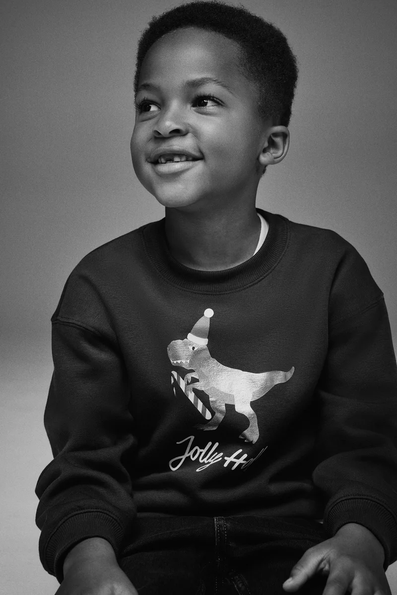 اتش اند ام سويت شيرت بطبعة